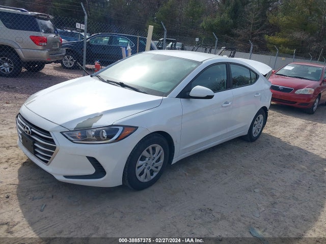 Hyundai ELANTRA SE 2018 5NPD74LF5JH317488 Image 2