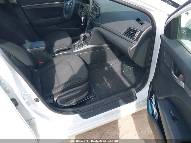 Hyundai ELANTRA SE 2018 5NPD74LF5JH317488 Image 5