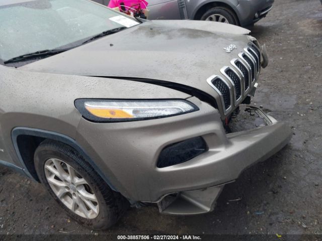 1C4PJLAB4GW257117 Jeep Cherokee Sport
