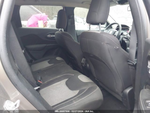 1C4PJLAB4GW257117 Jeep Cherokee Sport