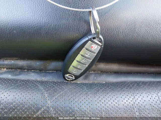 1N4AA6AP6JC381083 Nissan Maxima 3.5 Sv