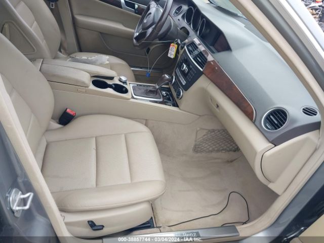 WDDGF4HB7EA957419 Mercedes-Benz C 250 Luxury/sport