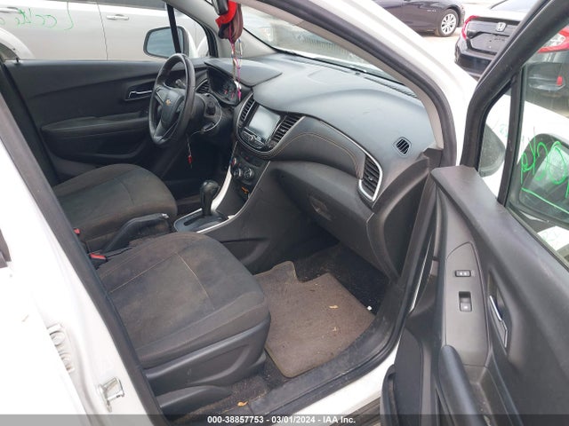 Chevrolet TRAX LS 2017 KL7CJKSB2HB146577 Image 5