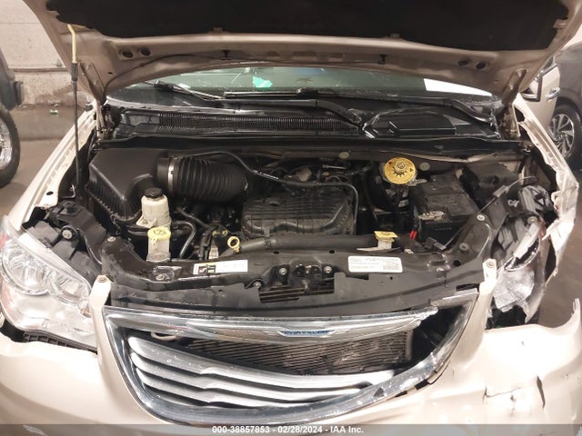 2C4RC1JG9FR730035 Chrysler Town & Country Limited