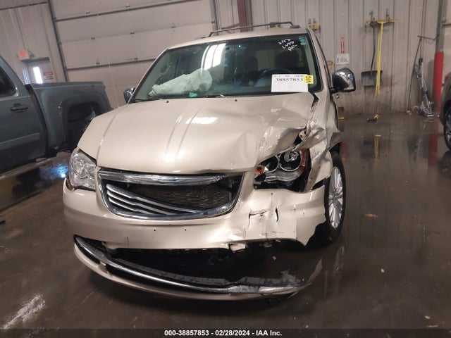 2C4RC1JG9FR730035 Chrysler Town & Country Limited