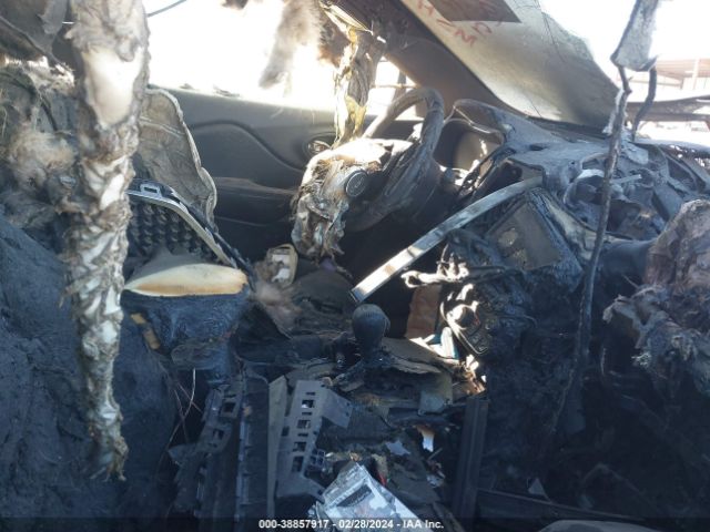 1C4PJLCB9LD649240 Jeep Cherokee Latitude Fwd