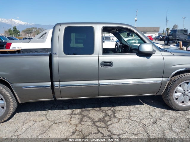 2000 Gmc Sierra 1500 Sle მანქანა იყიდება აუქციონზე, vin: 2GTEC19T9Y1143352, აუქციონის ნომერი: 38858100