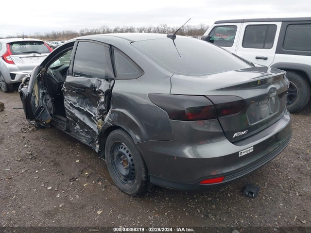 Ford FOCUS S 2017 1FADP3E22HL313138 Image 3