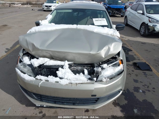 3VW2K7AJ6EM327491 Volkswagen Jetta 2.0l S