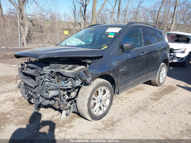 Ford ESCAPE SE 2018 1FMCU9GD3JUA75330 Image 2