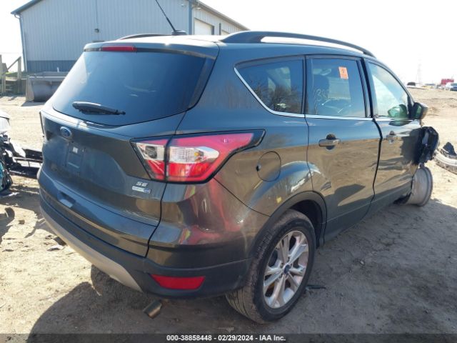 1FMCU9GD3JUA75330 Ford ESCAPE SE