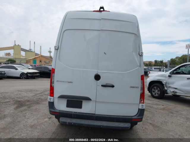 W1W4DBHY2MT053450 Mercedes-Benz Sprinter 2500 Standard Roof I4 Diesel