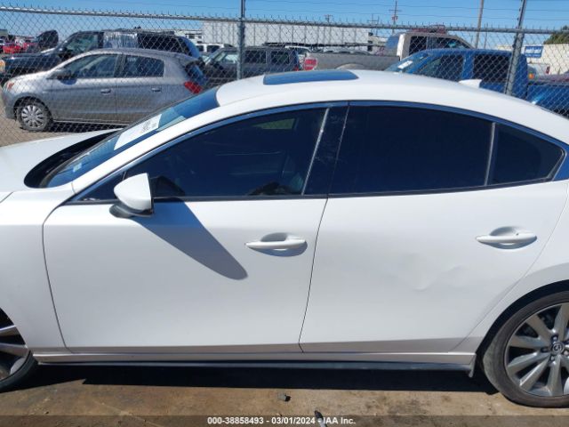 3MZBPAEM2KM101060 Mazda Mazda3 Premium Package