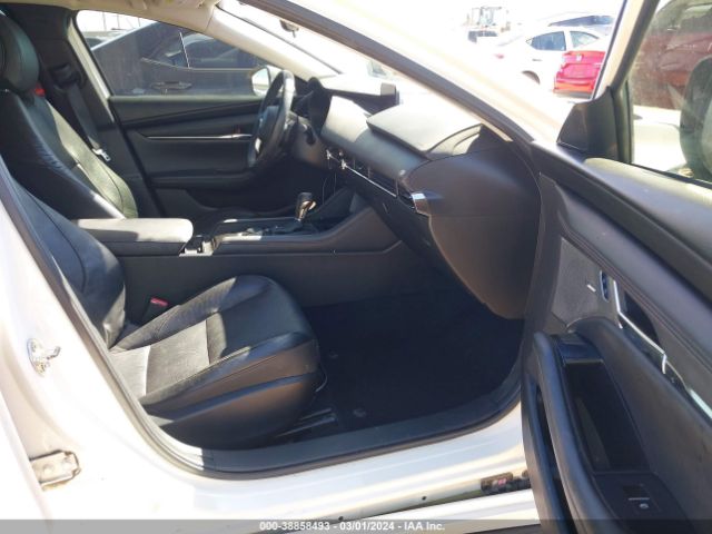 3MZBPAEM2KM101060 Mazda Mazda3 Premium Package