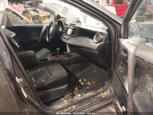 Toyota RAV4 LE 2018 2T3BFREV0JW850143 Image 5
