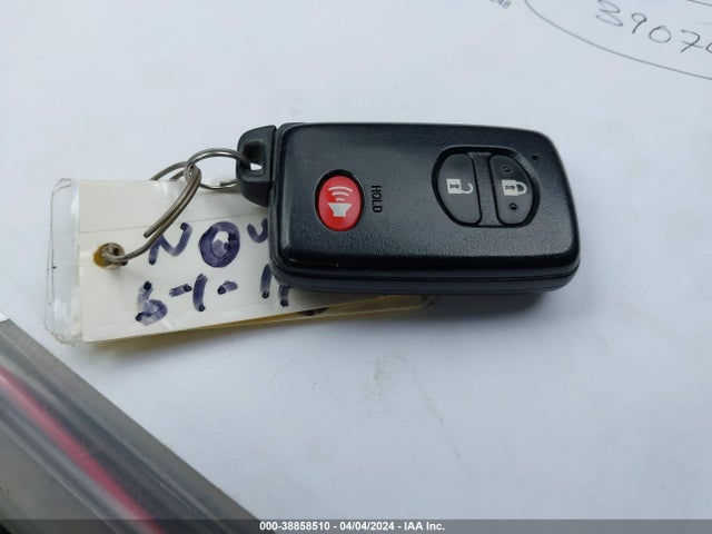 Toyota Prius V Four 2016 JTDZN3EU1GJ051419 Image 11