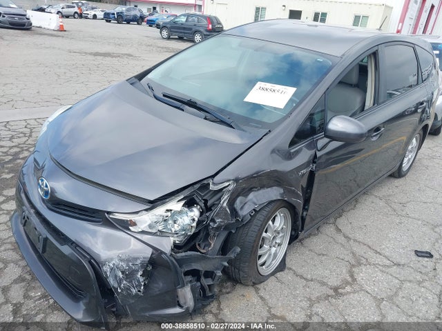 Toyota Prius V Four 2016 JTDZN3EU1GJ051419 Image 2
