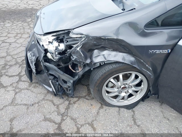 Toyota Prius V Four 2016 JTDZN3EU1GJ051419 Image 6