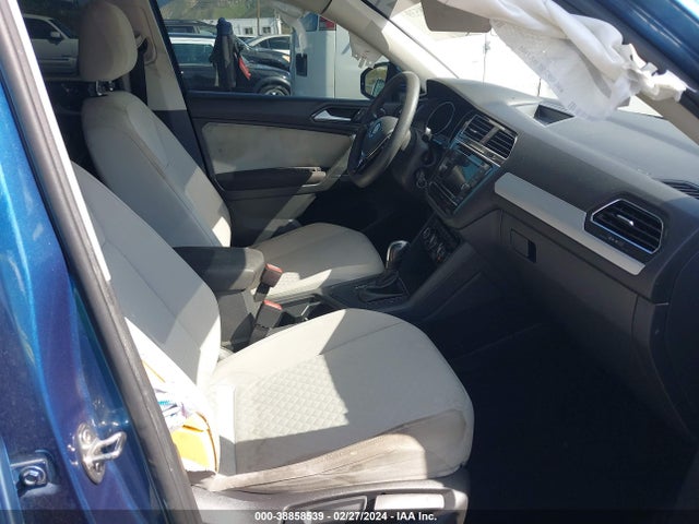 3VV1B7AX8JM057808 Volkswagen Tiguan 2.0t S