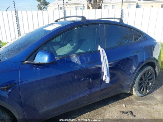 7SAYGDEE7NF411465 Tesla Model Y Long Range Dual Motor All-wheel Drive