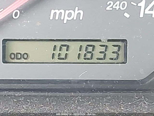 2001 MAZDA 626 ES/LX VIN: 1YVGF22C815228231