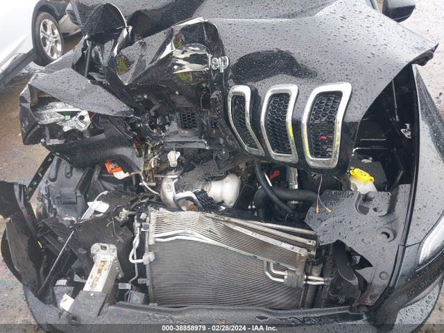 1C4PJLLB5JD606141 Jeep Cherokee Latitude Plus Fwd