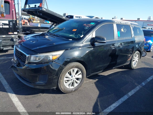 KIA SEDONA LX 2016 KNDMB5C1XG6142652 Image 2