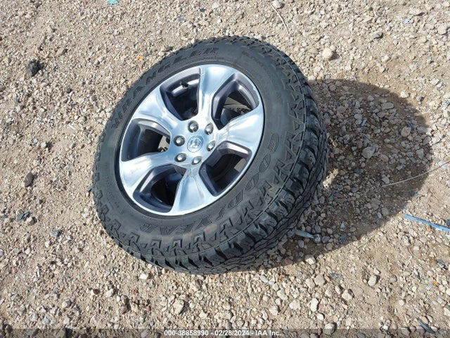 RAM 1500 Laramie  4x4 5'7 Box 2020 1C6SRFJT7LN242518 Image 12