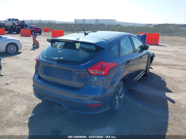 Ford FOCUS ST 2018 1FADP3L91JL229169 Image 4