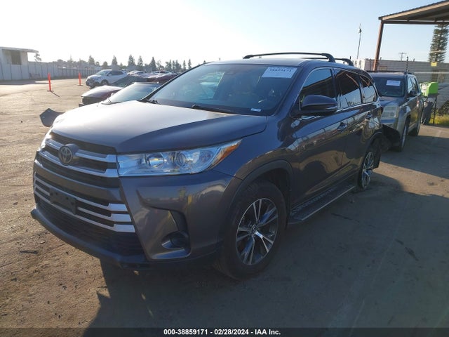 Toyota Highlander Le 2017 5TDBZRFH7HS374520 Image 2