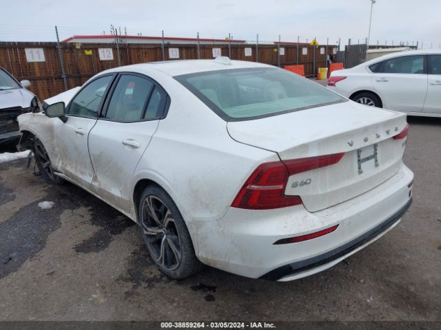 7JRL12TK1RG294579 Volvo S60 B5 Core Dark Theme