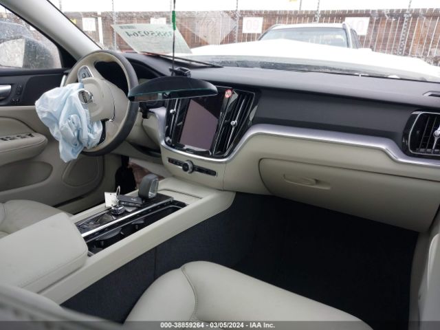 7JRL12TK1RG294579 Volvo S60 B5 Core Dark Theme