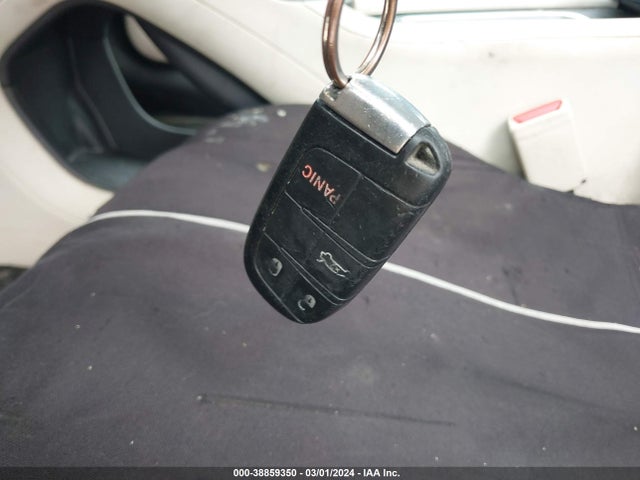 1C3CCCAB5FN653512 Chrysler 200 Limited