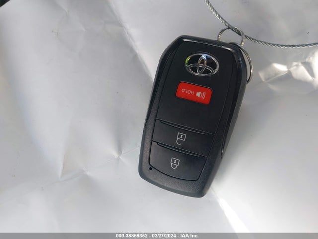 Toyota PRIUS XLE 2023 JTDACAAU2P3009455 Image 11
