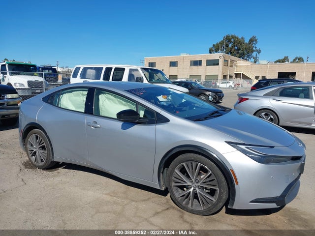 Toyota PRIUS XLE 2023 JTDACAAU2P3009455 Image 13