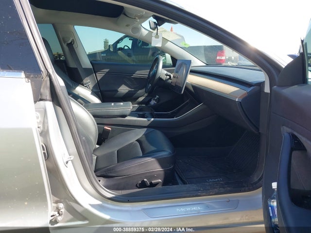 5YJ3E1EA4JF061313 Tesla Model 3 Long Range/mid Range