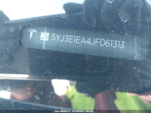 5YJ3E1EA4JF061313 Tesla Model 3 Long Range/mid Range