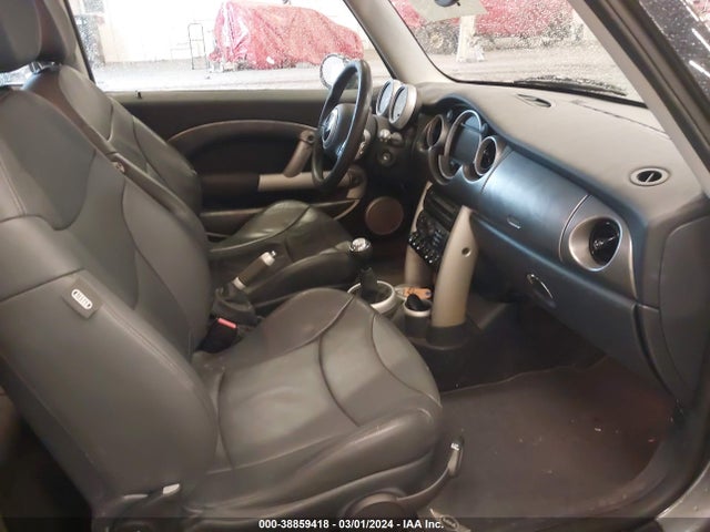 2003 MINI COOPER S WMWRE33403TD68626 Photo 4