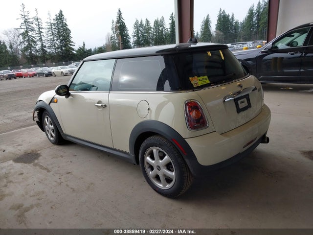 2008 MINI COOPER WMWMF33538TT66938 Photo 2
