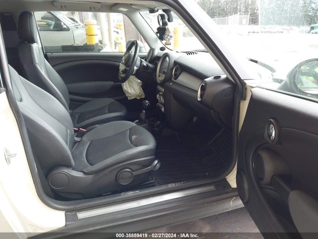 2008 MINI COOPER WMWMF33538TT66938 Photo 4