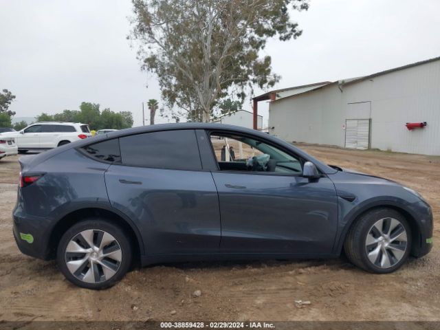 7SAYGDEE2NF320880 Tesla Model Y Long Range Dual Motor All-wheel Drive