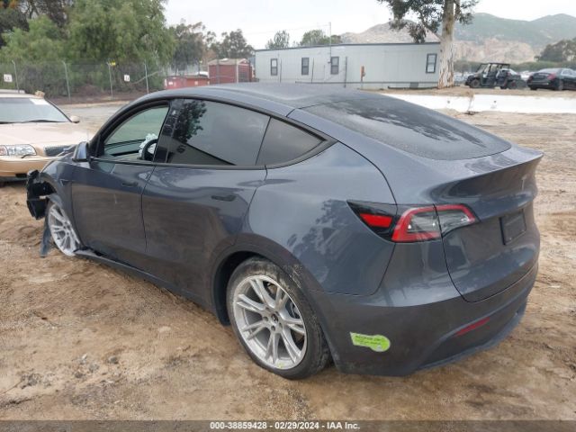 7SAYGDEE2NF320880 Tesla Model Y Long Range Dual Motor All-wheel Drive