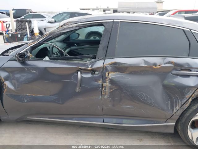 1HGCV2F98JA050030 Honda Accord Touring 2.0t