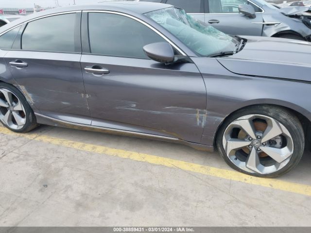 1HGCV2F98JA050030 Honda Accord Touring 2.0t