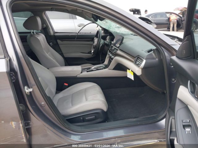 1HGCV2F98JA050030 Honda Accord Touring 2.0t
