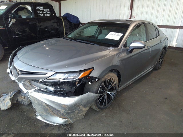 Toyota CAMRY SE 2018 4T1B11HK2JU553725 Image 2