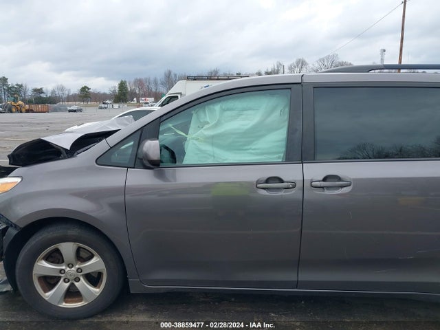 Toyota Sienna Le 8 Passenger 2015 5TDKK3DC7FS612551 Image 14