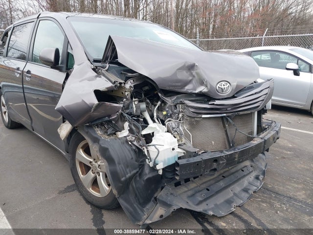 Toyota Sienna Le 8 Passenger 2015 5TDKK3DC7FS612551 Image 6