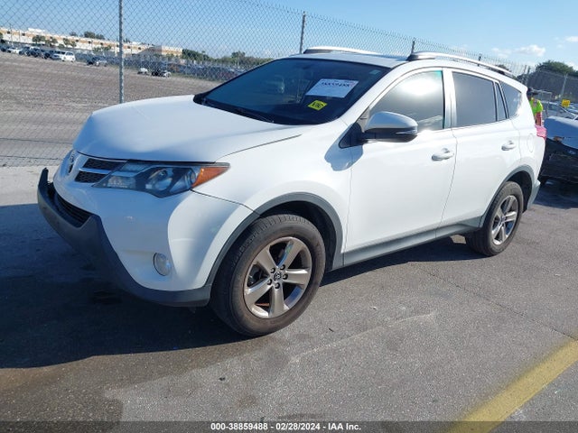 Toyota Rav4 Xle 2015 JTMRFREV3FD138535 Image 2