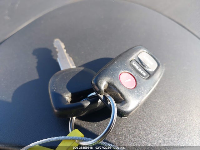 2005 MAZDA MAZDA3 S VIN: JM1BK143051302290